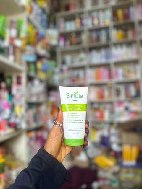 SIMPLE FACEWASH