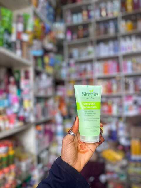 SIMPLE FACEWASH