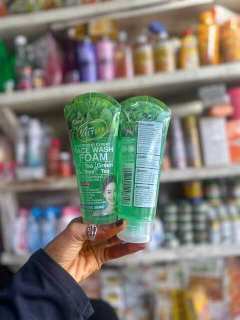 VEET GOLD FACEWASH